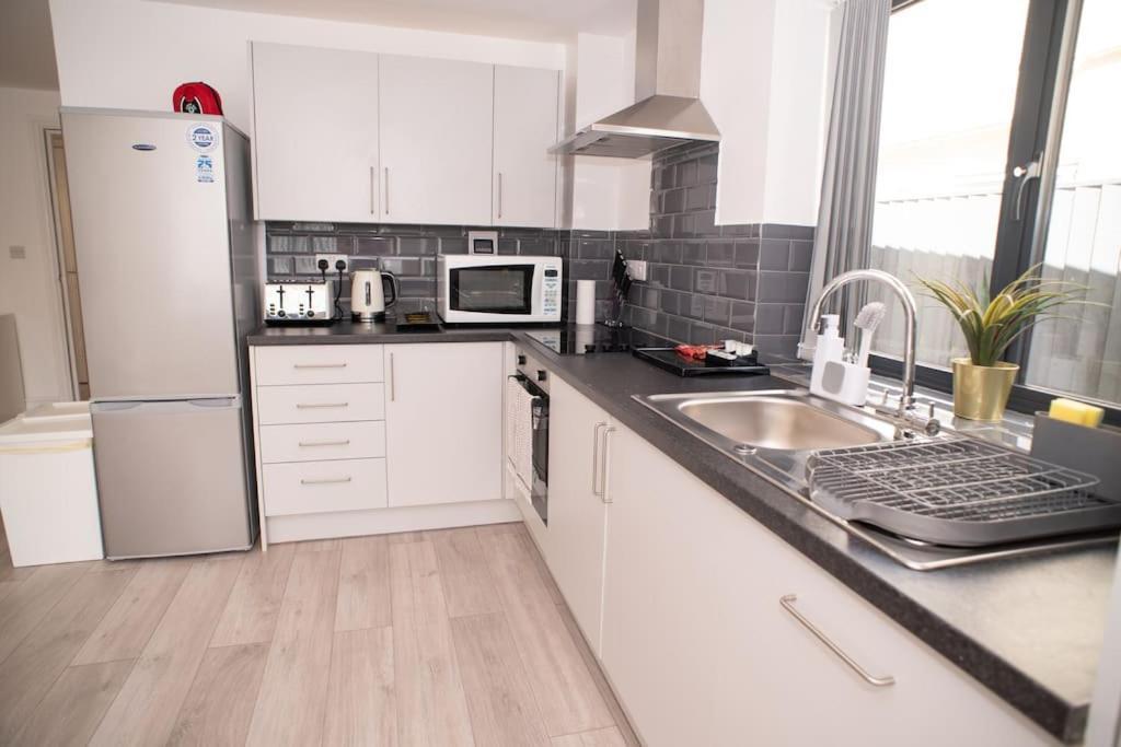 Maisy Lodge - Two Bed Lux Flat - Parking, Netflix, Wifi - Close To Blenheim Palace & Oxford - F2 Kidlington Εξωτερικό φωτογραφία