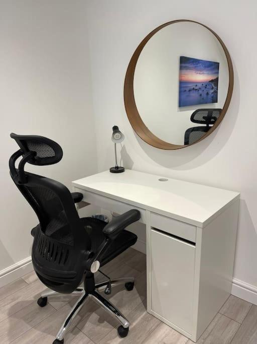 Maisy Lodge - Two Bed Lux Flat - Parking, Netflix, Wifi - Close To Blenheim Palace & Oxford - F2 Kidlington Εξωτερικό φωτογραφία